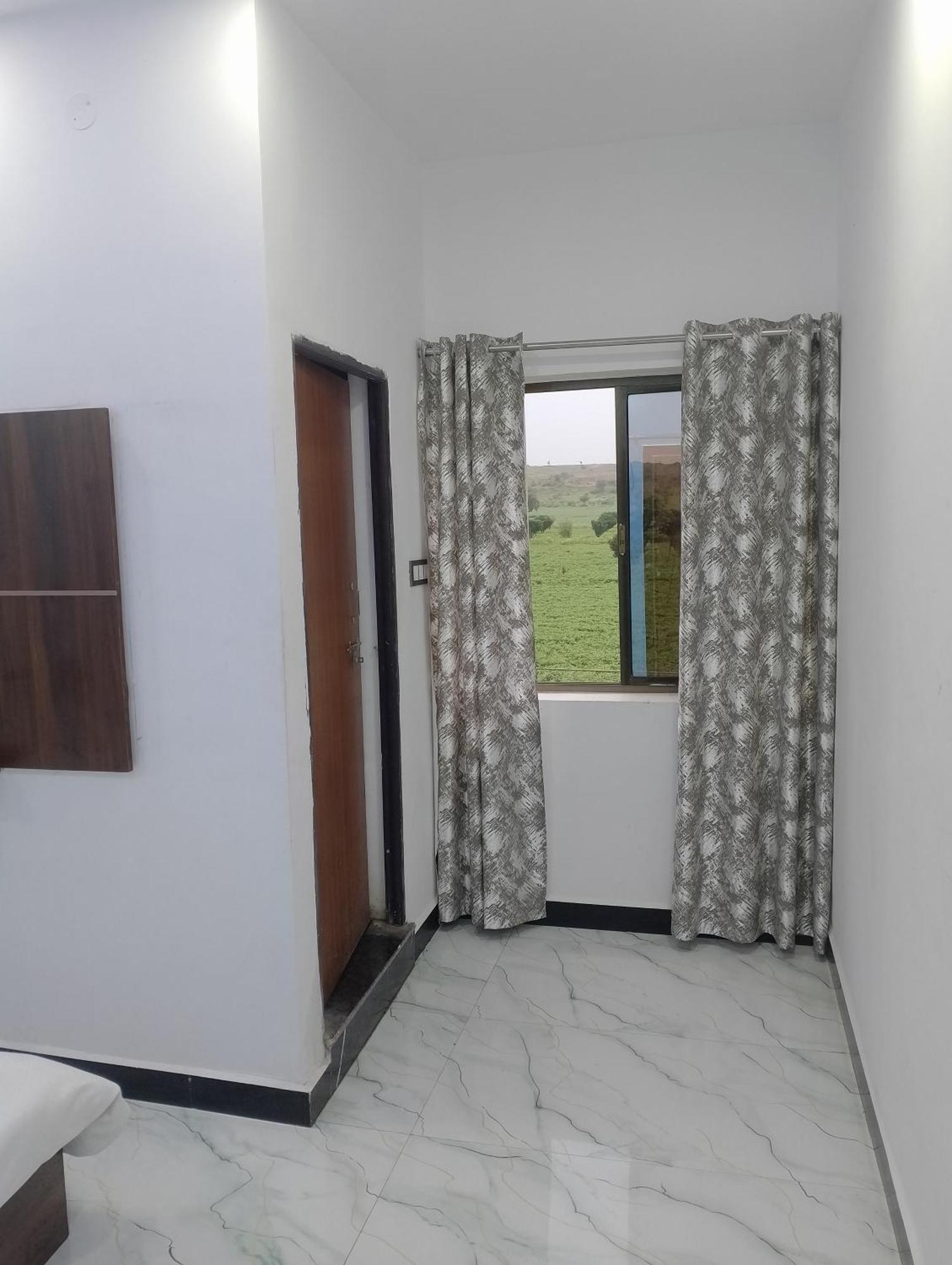 Hotel Moonlight & Restaurant Sehore 外观 照片