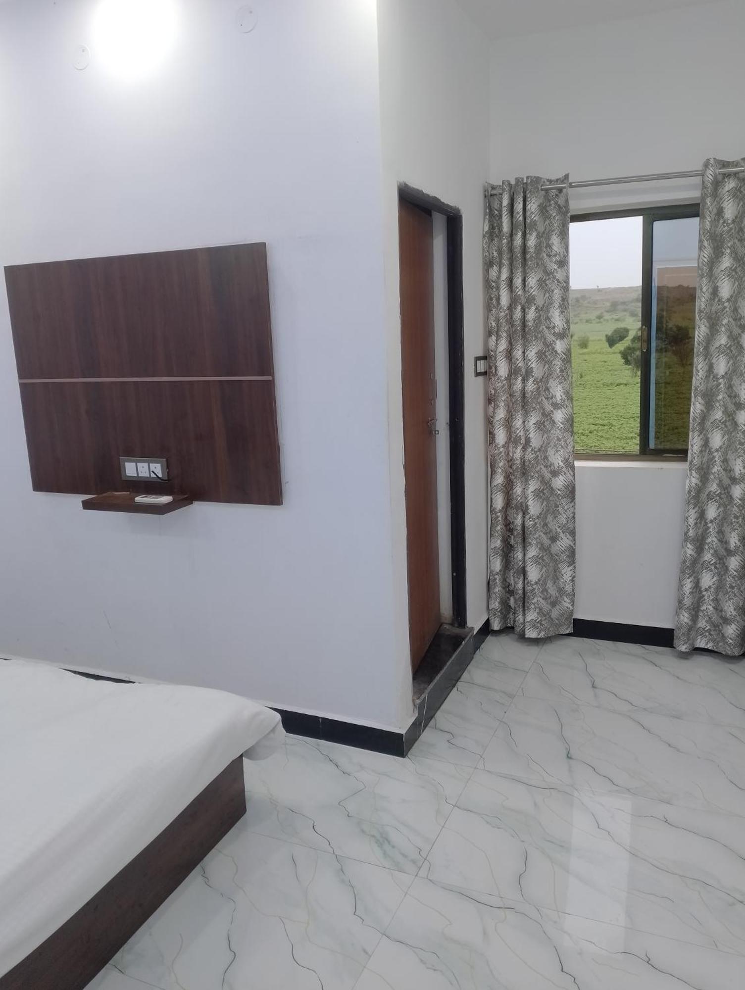 Hotel Moonlight & Restaurant Sehore 外观 照片