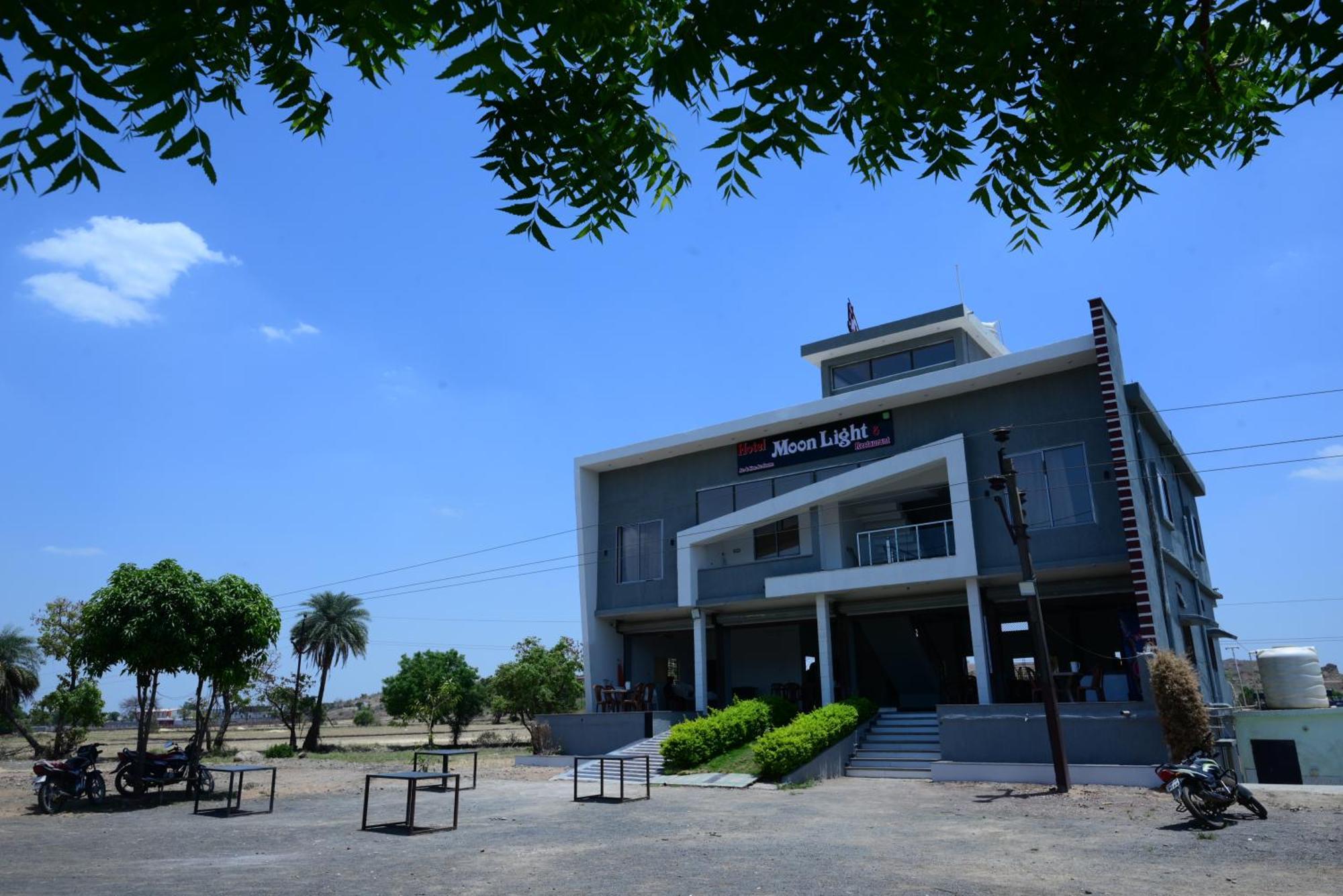 Hotel Moonlight & Restaurant Sehore 外观 照片
